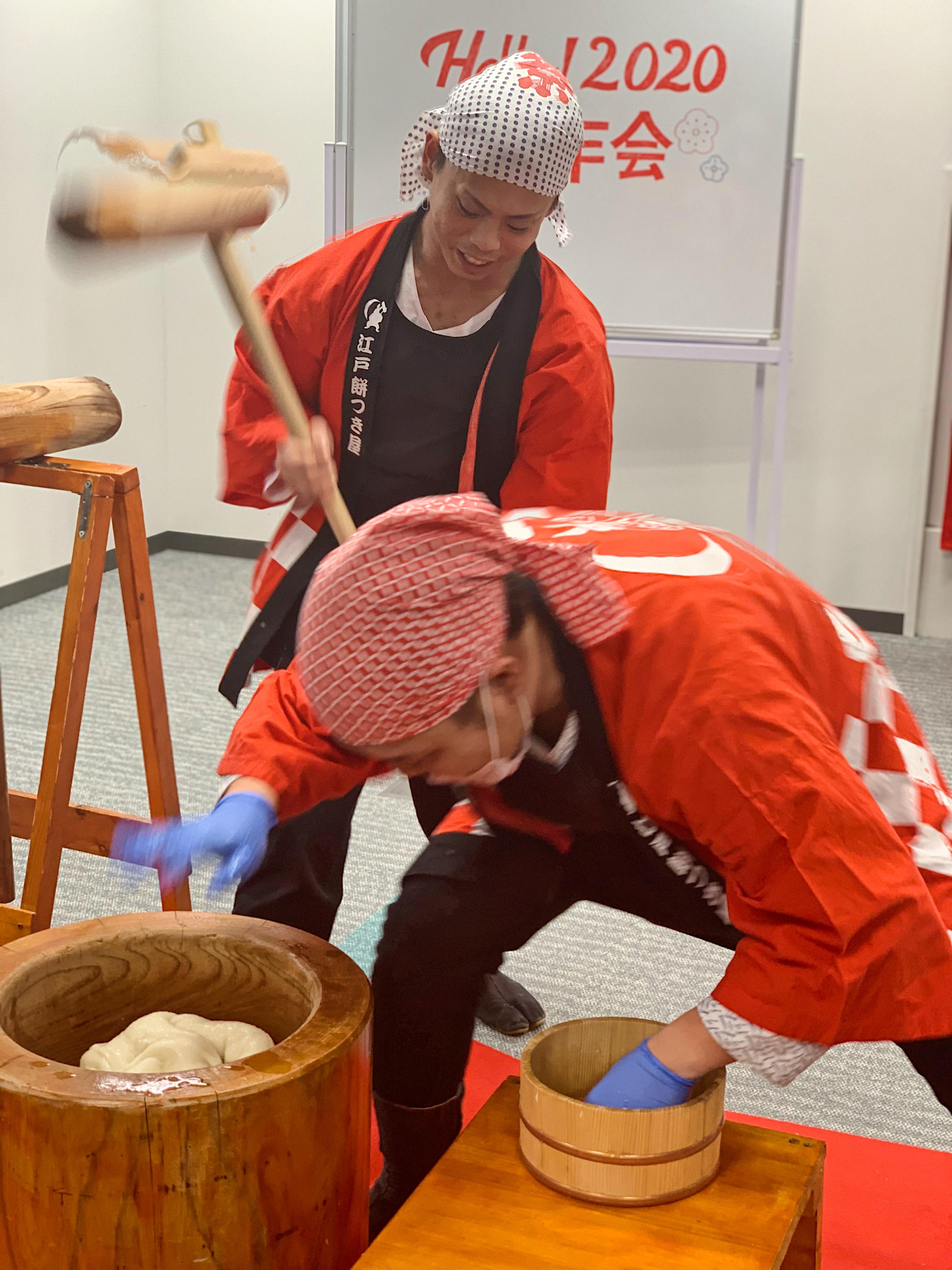 オフィスで餅つき大会 Tiktok新年会を開きました